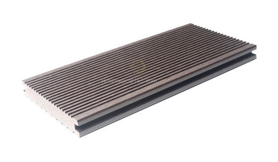 135x23mm Traditional Solid Wood Plastic Composite Wood Flooring Outdoor